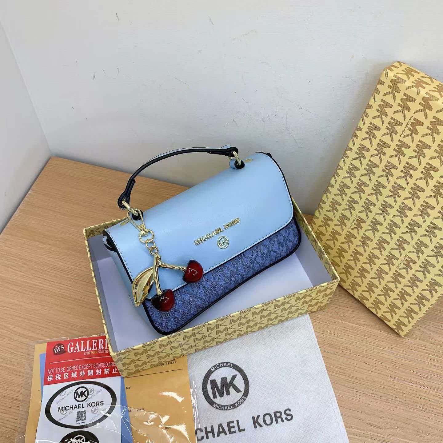 Brand New Michael Kors Women's - огляд і ціна Women'S Bags Michael Kors