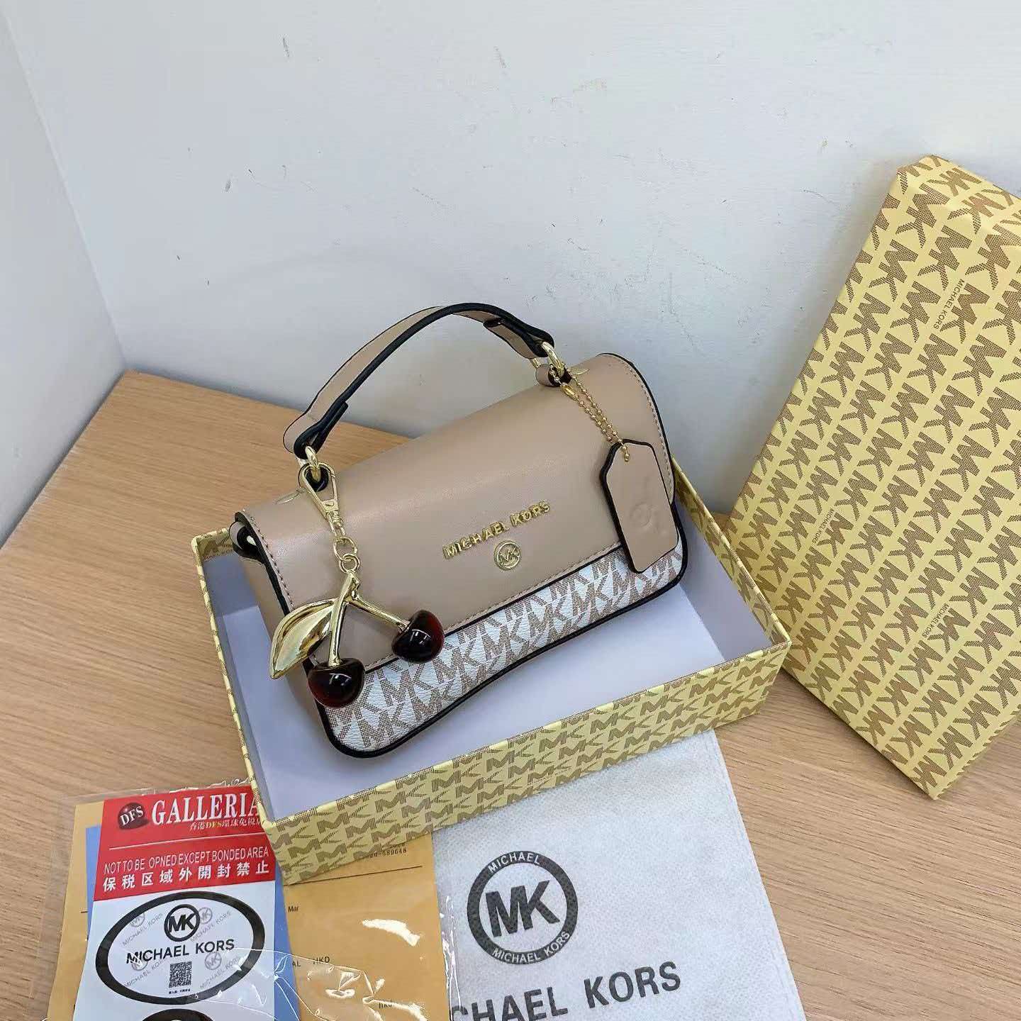 Brand New Michael Kors Women's - огляд і ціна Women'S Bags Michael Kors